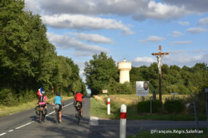 Photo of our cyclists traveling on Day 14 by Solesmes-Ile Bouchard