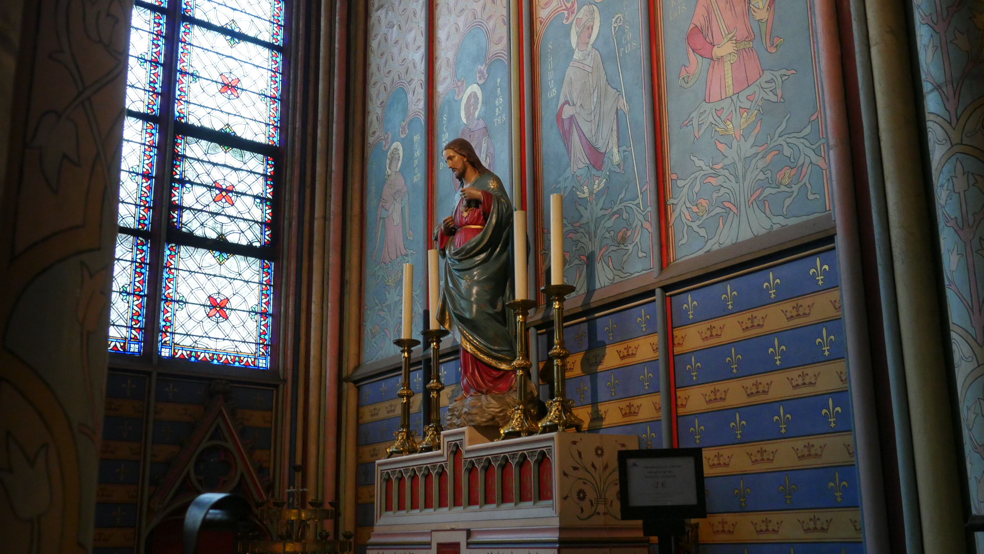 Inside of Notre-Dame Cathedral; a chapel- Closer view (photo taken 5.17)