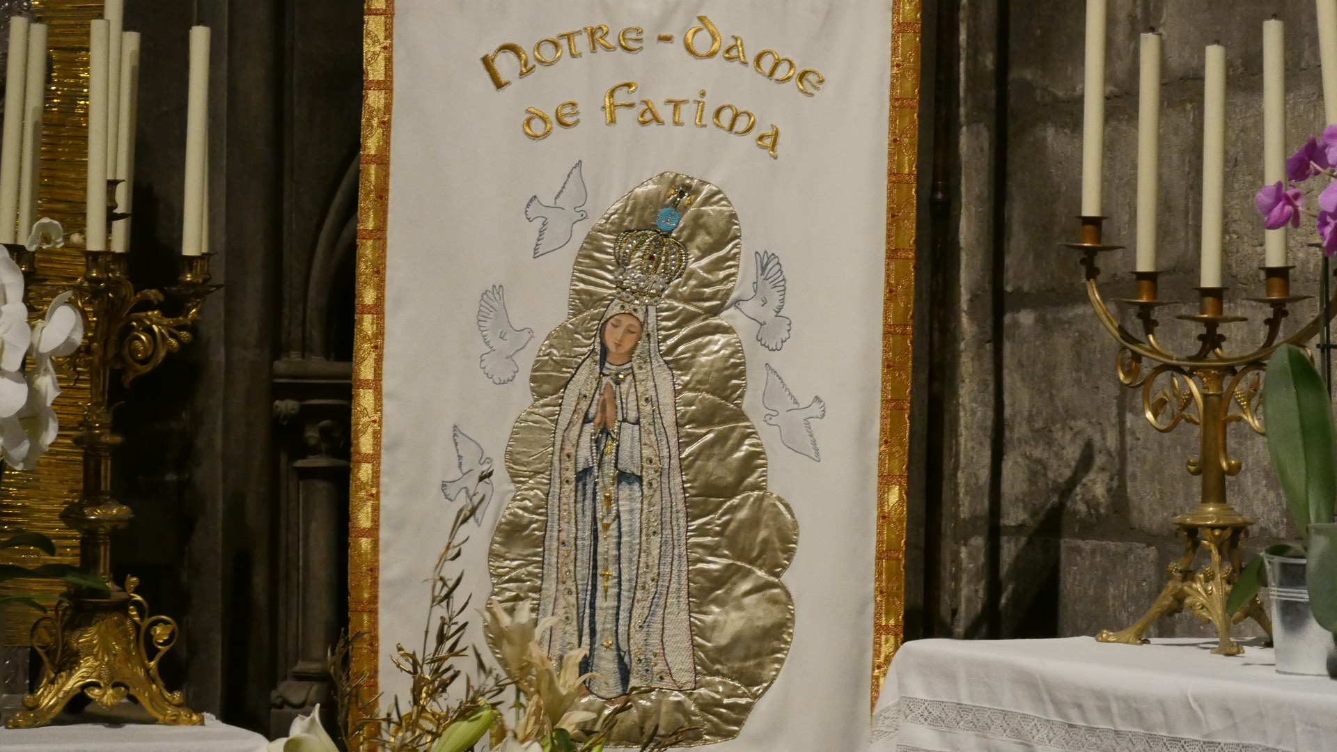 Photo of a Banner of The Virgin Mary's appearance at Fatima