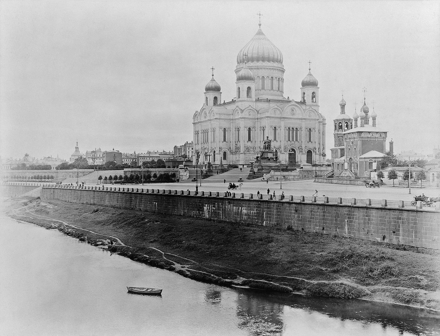 Black and White photo of the Cathedral of Christ Our Savior in early 1900s